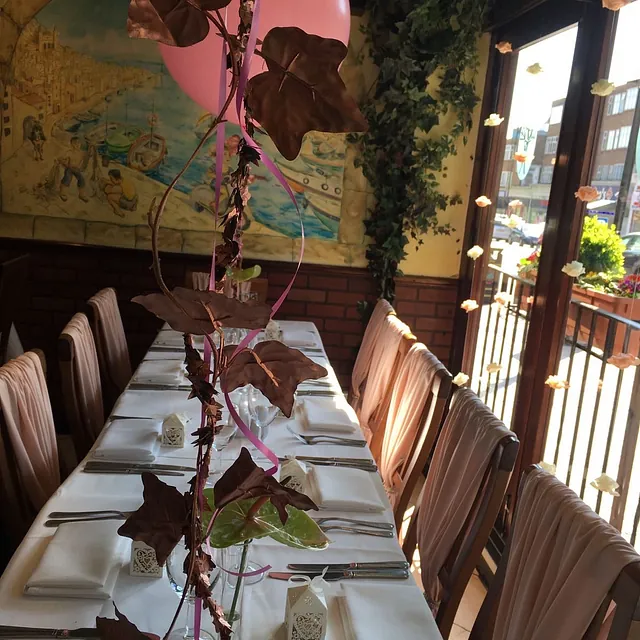 Spaghetti Tree Sutton
